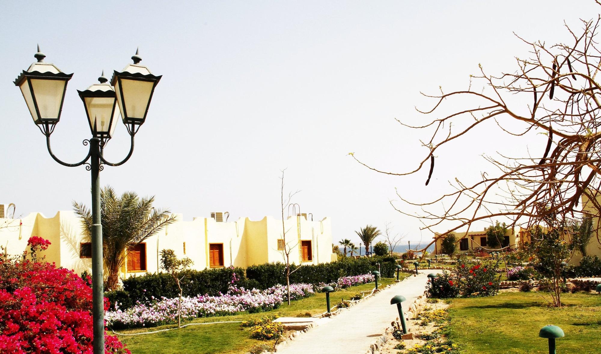 Magawish Swiss Inn Resort Хургада Экстерьер фото